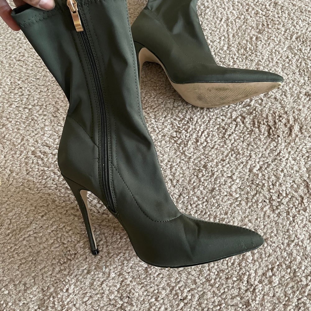Pointed toe booties - Picture 5 of 5